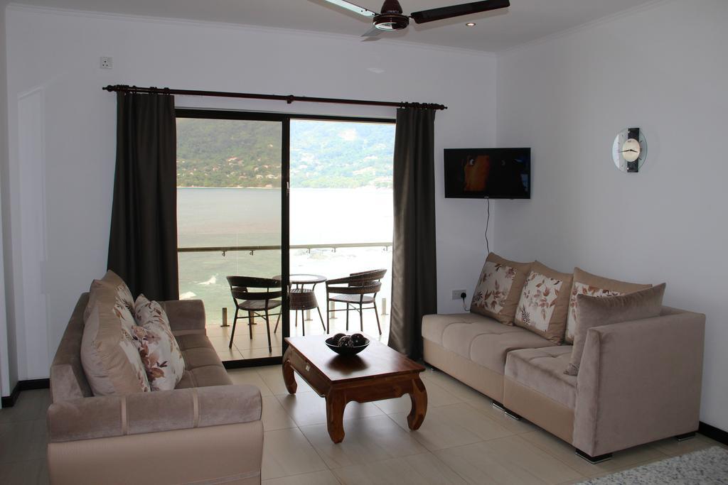 Surfers Cove Apartments *